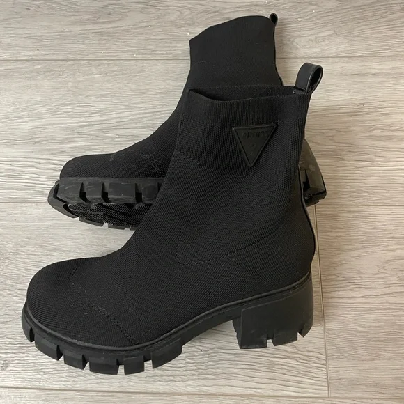 Guess Black Stretch Chelsea Lug Ankle Boots - Picture 4 of 11